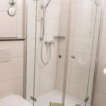 Haus Schwoerer * הגנאו